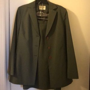 Kasper skirt suit size 8
